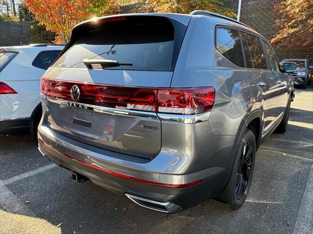 new 2025 Volkswagen Atlas car, priced at $46,212