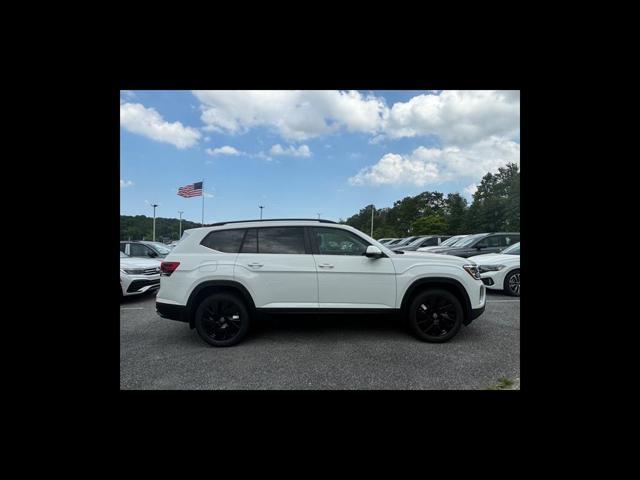 new 2024 Volkswagen Atlas car, priced at $39,101