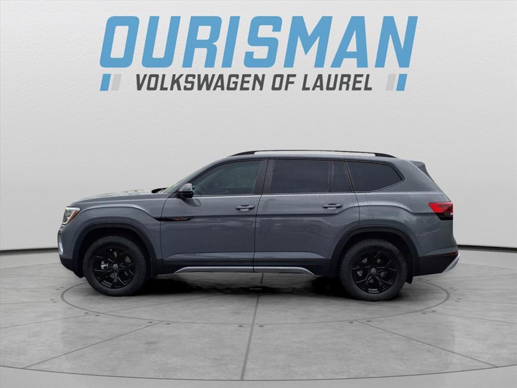 new 2025 Volkswagen Atlas car, priced at $47,976