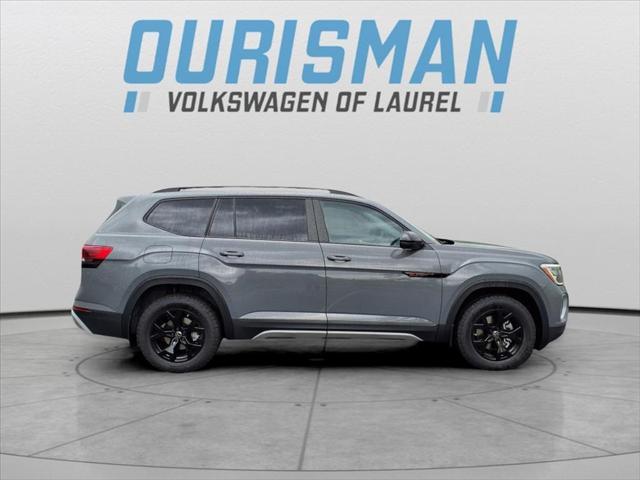 new 2025 Volkswagen Atlas car, priced at $47,976