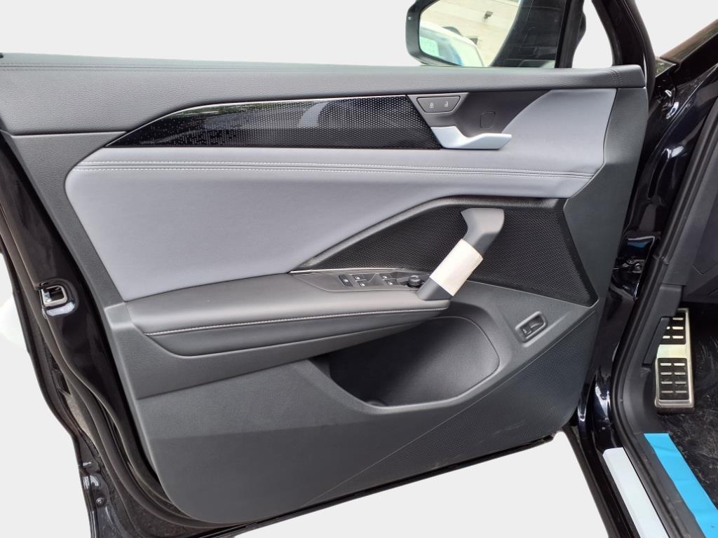 new 2025 Volkswagen Tiguan car, priced at $37,745