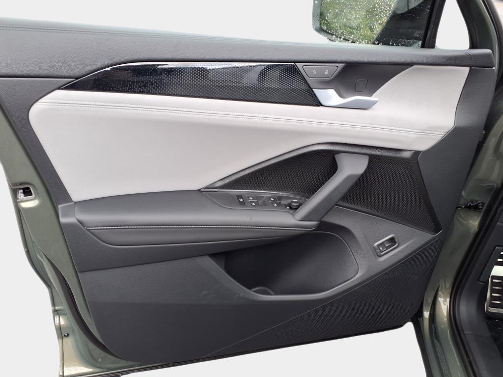 new 2025 Volkswagen Tiguan car, priced at $38,667