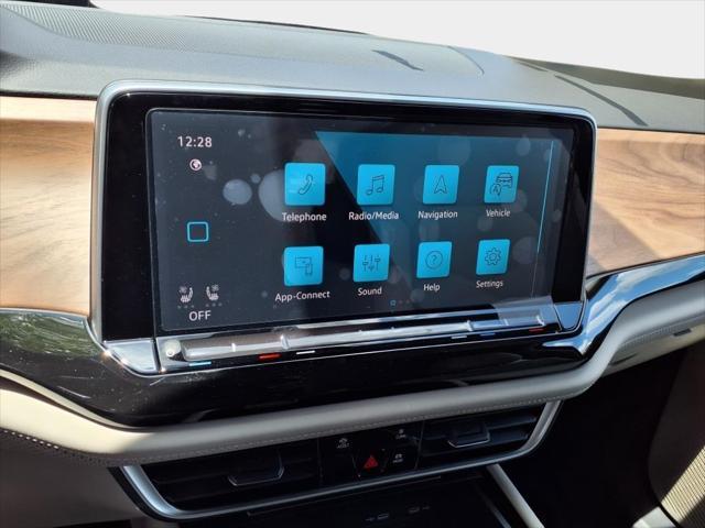 new 2025 Volkswagen Atlas car, priced at $40,698