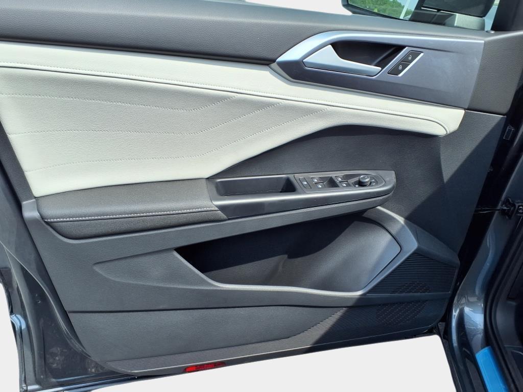 new 2025 Volkswagen Taos car, priced at $35,919
