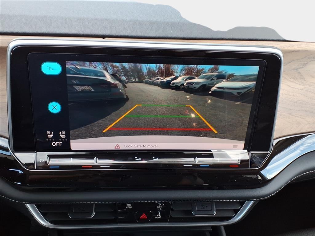 new 2026 Volkswagen Atlas car, priced at $42,365