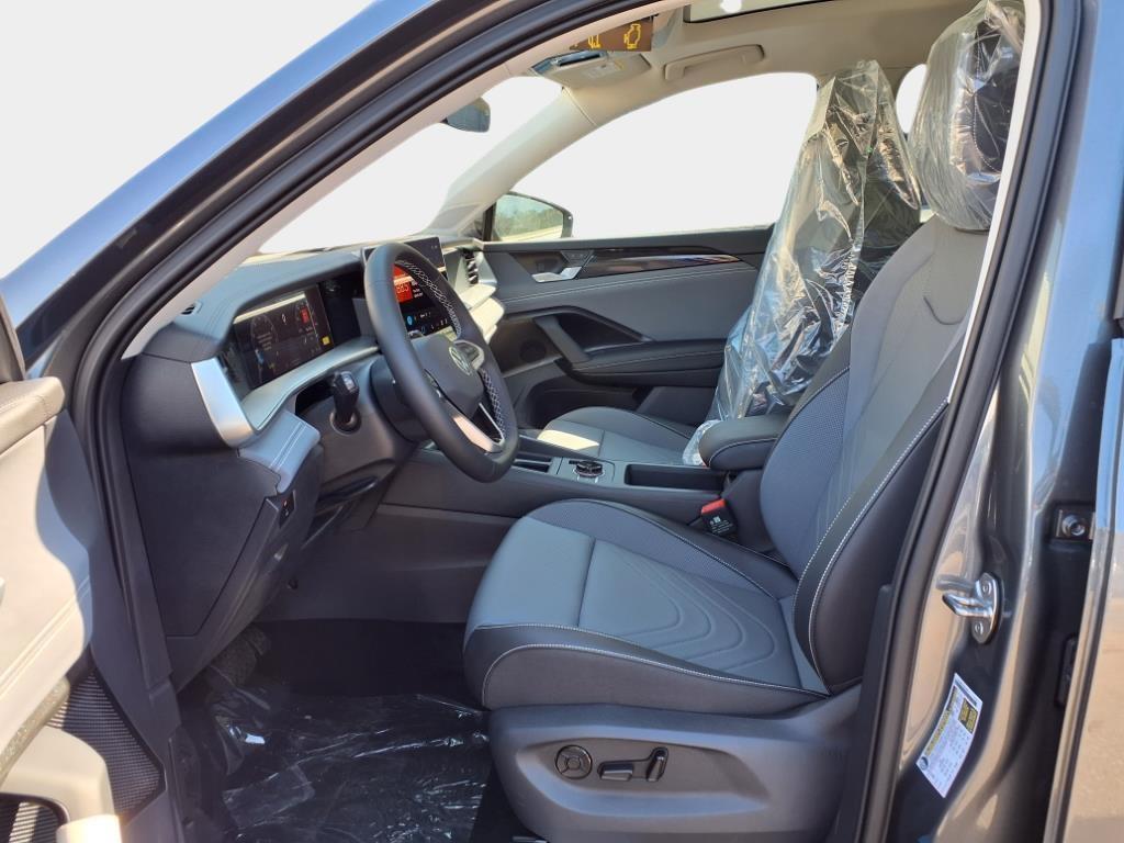 new 2025 Volkswagen Tiguan car, priced at $37,981