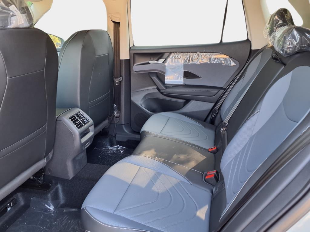 new 2025 Volkswagen Tiguan car, priced at $35,823