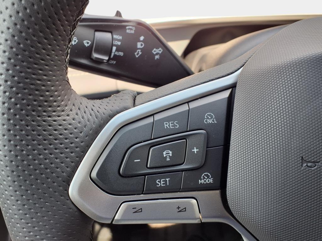 new 2025 Volkswagen Tiguan car, priced at $37,850
