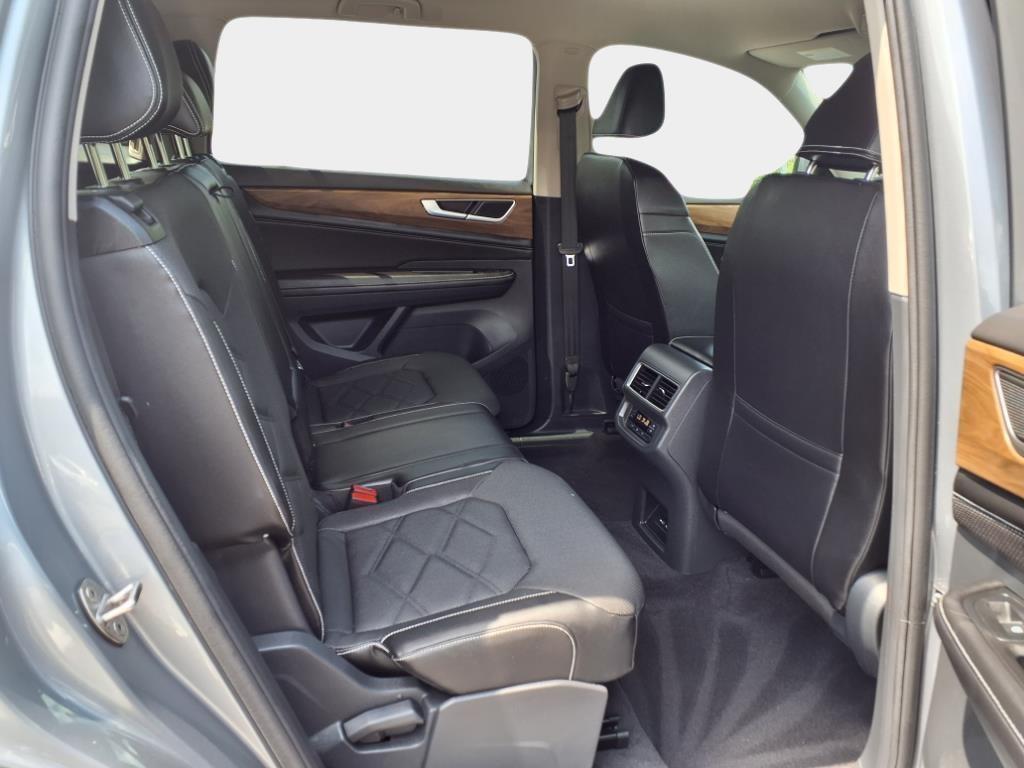 used 2024 Volkswagen Atlas car, priced at $32,700
