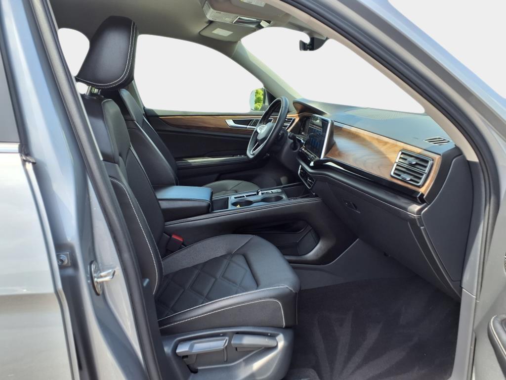 used 2024 Volkswagen Atlas car, priced at $32,700