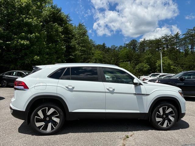 new 2024 Volkswagen Atlas Cross Sport car, priced at $40,871