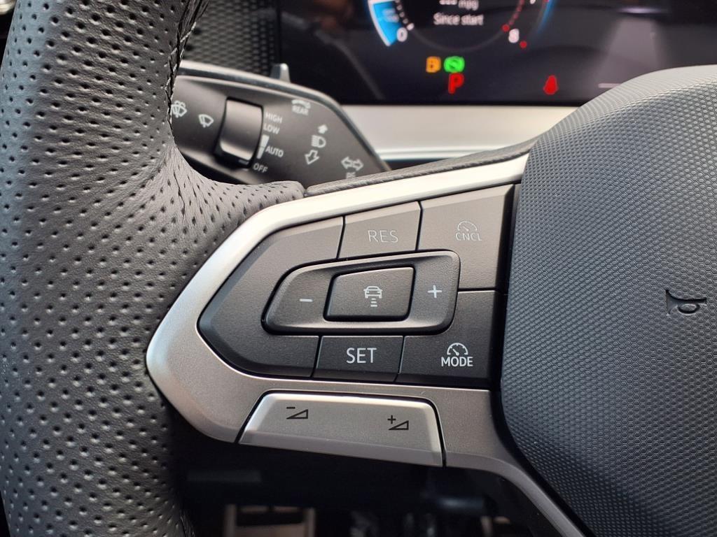 new 2025 Volkswagen Tiguan car, priced at $38,667