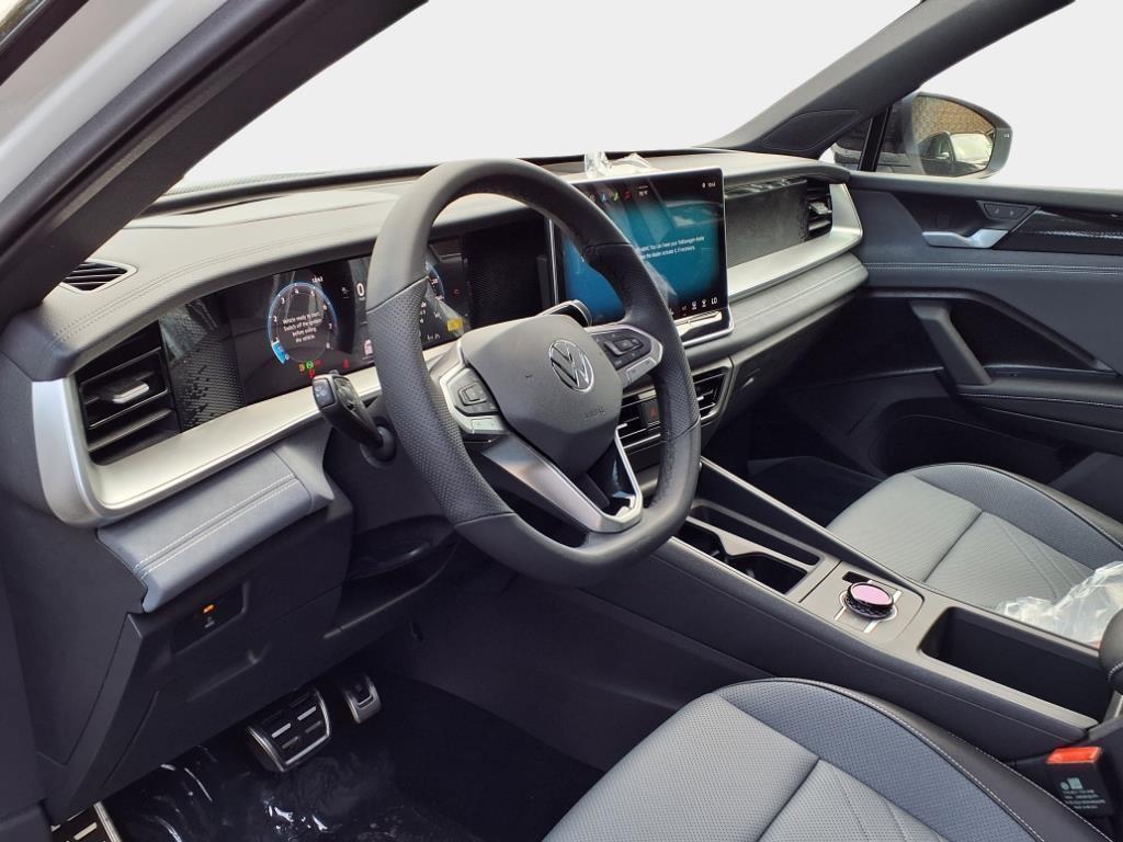 new 2025 Volkswagen Tiguan car, priced at $38,667