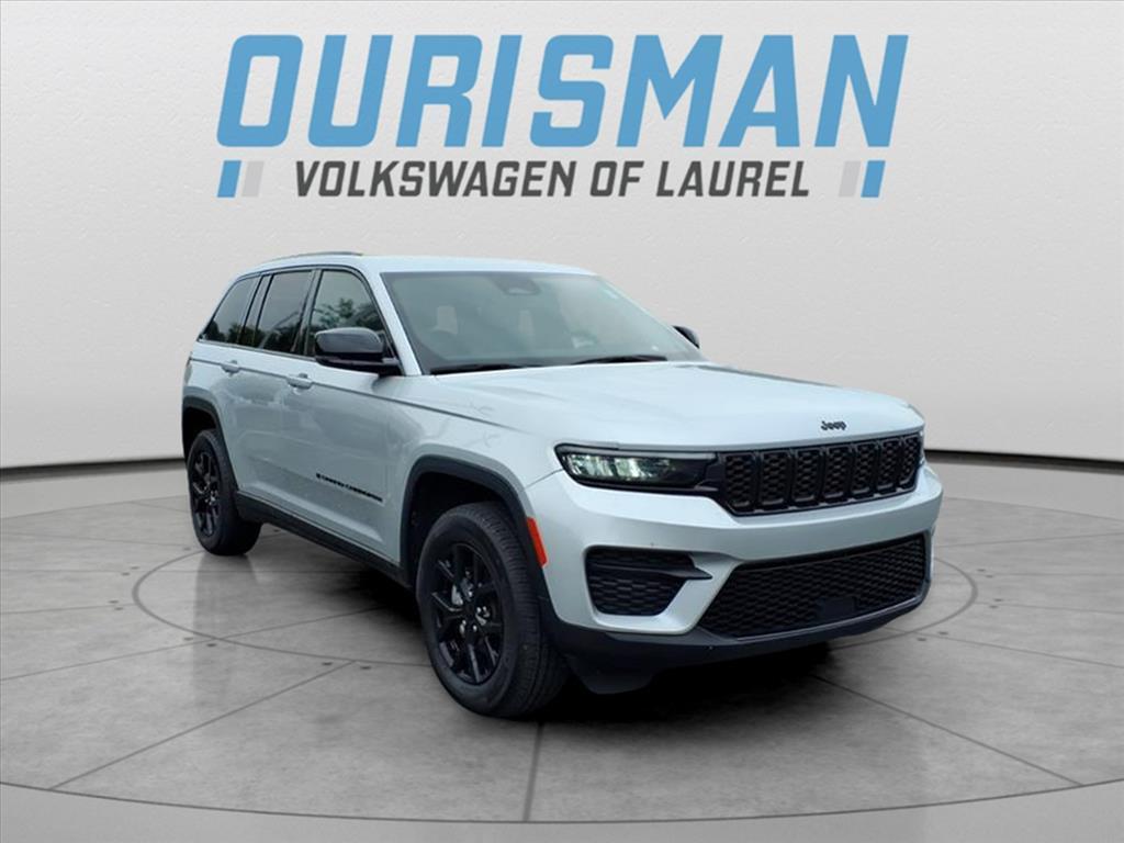 used 2024 Jeep Grand Cherokee car, priced at $31,500