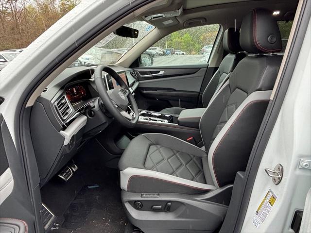 new 2024 Volkswagen Atlas car, priced at $49,105