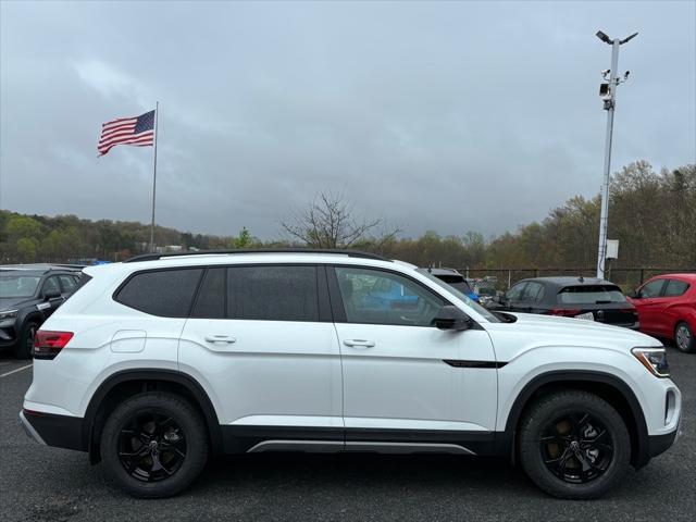 new 2024 Volkswagen Atlas car, priced at $49,105