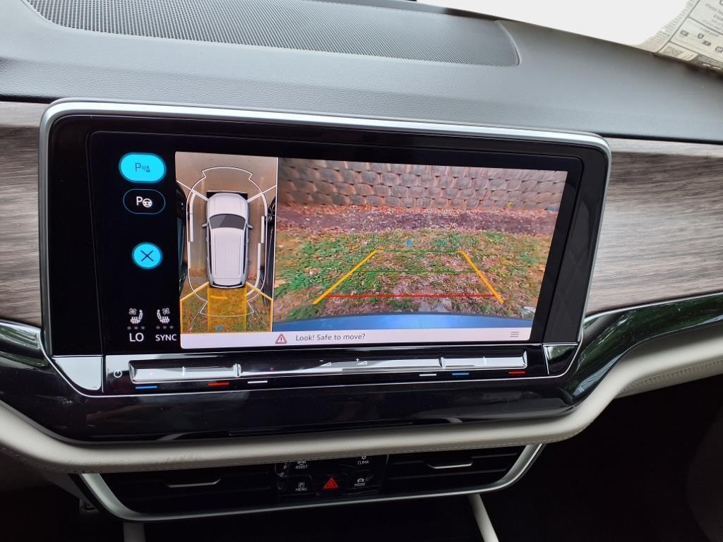 new 2025 Volkswagen Atlas car, priced at $52,971