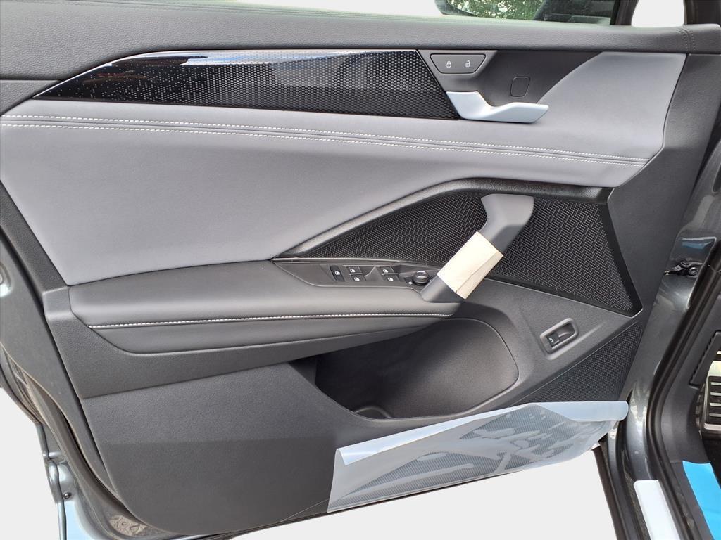 new 2025 Volkswagen Tiguan car, priced at $37,328