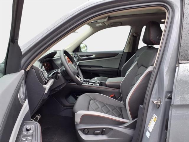 new 2025 Volkswagen Atlas car, priced at $50,501