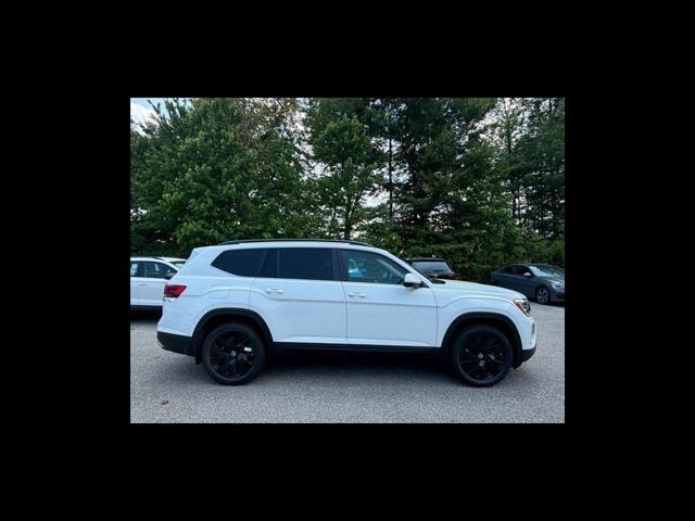 new 2024 Volkswagen Atlas car, priced at $39,049