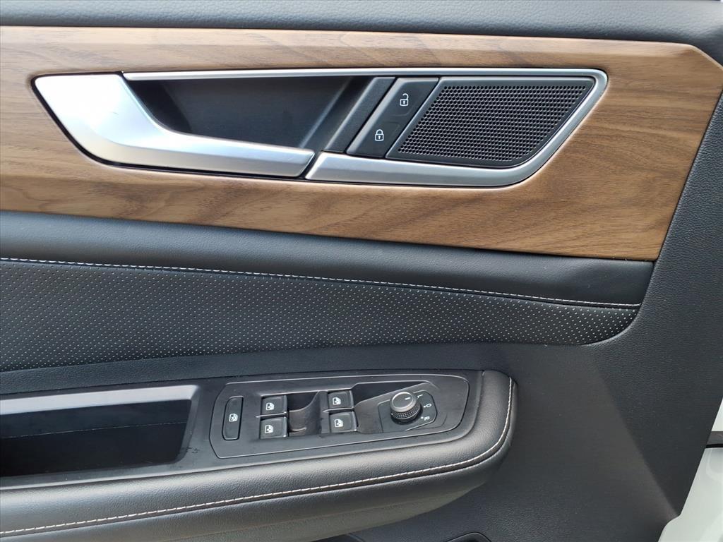 used 2024 Volkswagen Atlas car, priced at $30,000