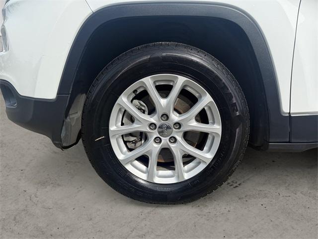 used 2018 Jeep Cherokee car, priced at $17,518