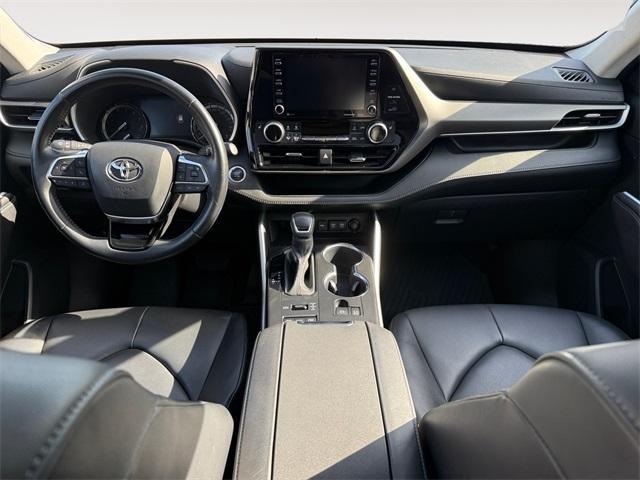 used 2020 Toyota Highlander car, priced at $35,989