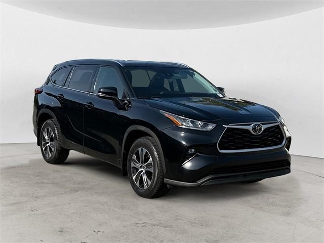 used 2020 Toyota Highlander car, priced at $35,989