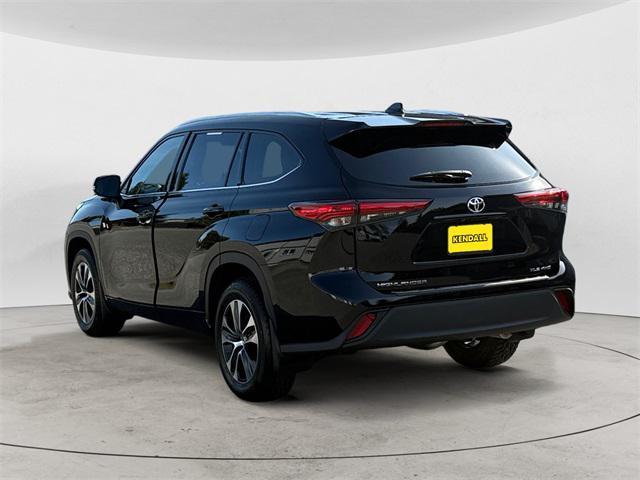 used 2020 Toyota Highlander car, priced at $37,675