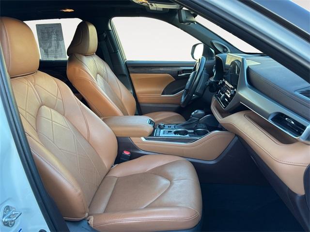 used 2020 Toyota Highlander car, priced at $36,871