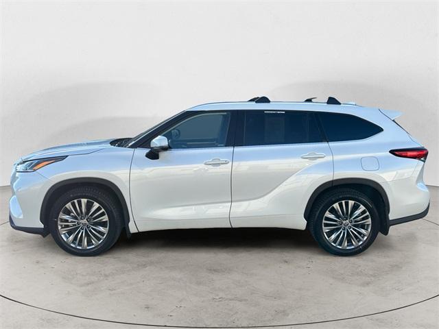used 2020 Toyota Highlander car, priced at $36,871