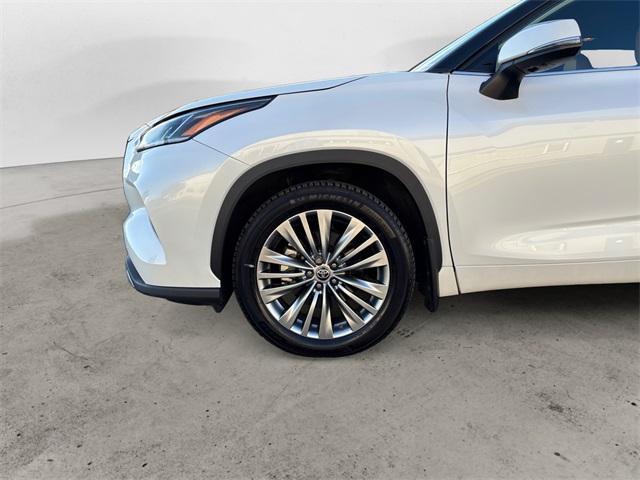used 2020 Toyota Highlander car, priced at $36,871