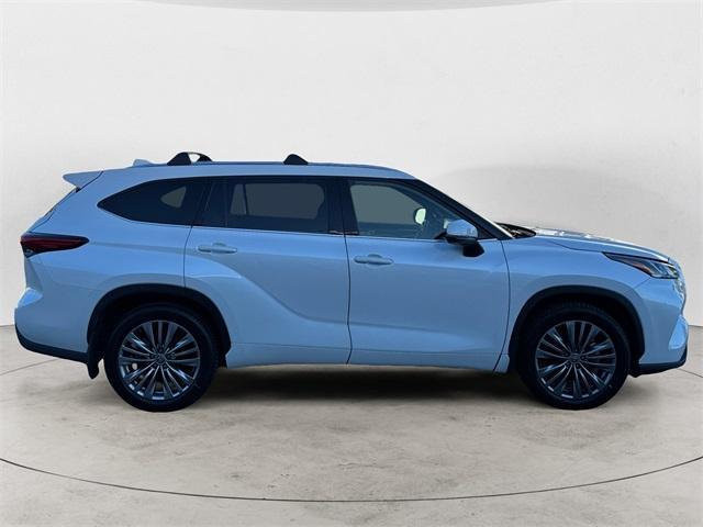used 2020 Toyota Highlander car, priced at $36,871