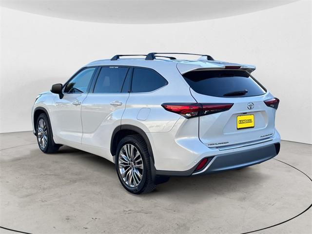 used 2020 Toyota Highlander car, priced at $36,871