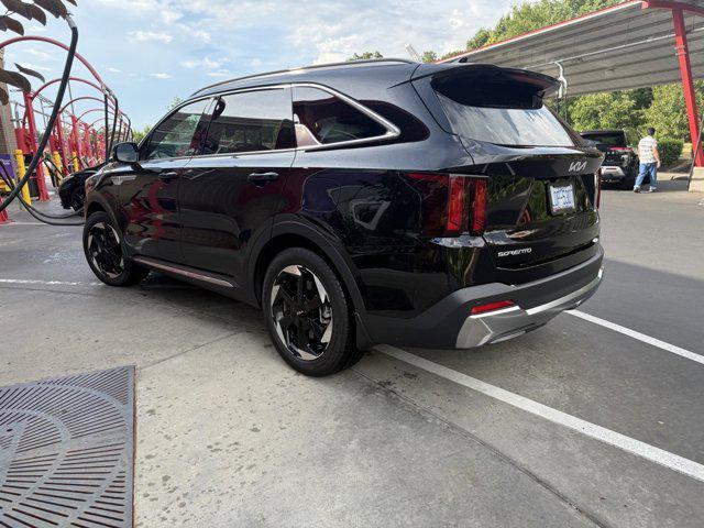 used 2025 Kia Sorento Hybrid car, priced at $32,500