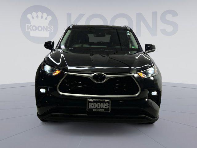 used 2023 Toyota Highlander car, priced at $40,000