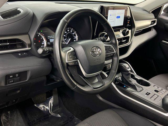used 2024 Toyota Highlander car, priced at $33,500
