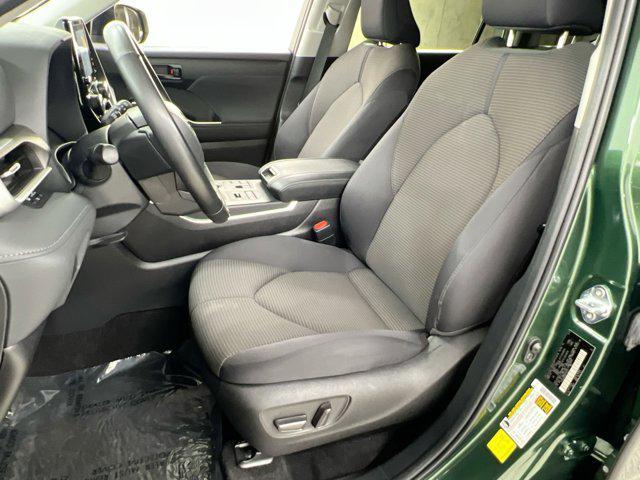 used 2024 Toyota Highlander car, priced at $33,500