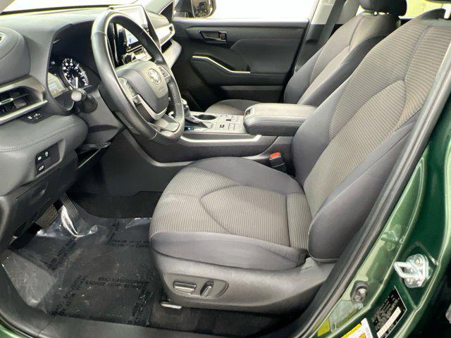 used 2024 Toyota Highlander car, priced at $33,500