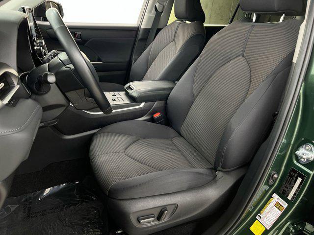 used 2024 Toyota Highlander car, priced at $33,500