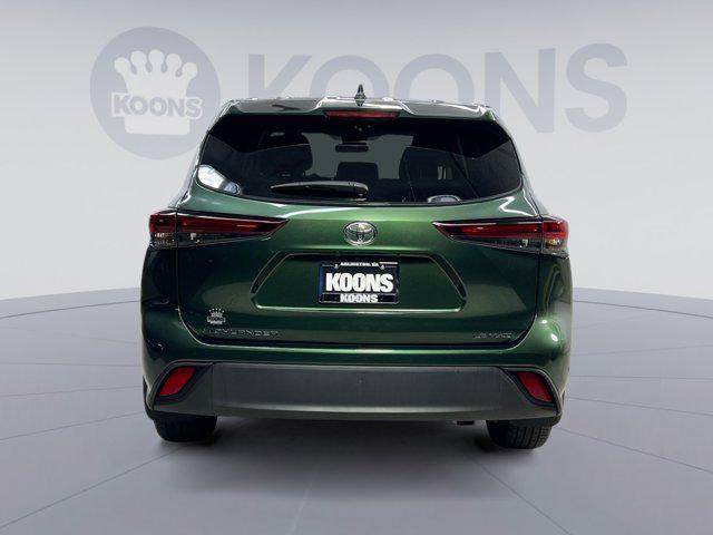 used 2024 Toyota Highlander car, priced at $33,500