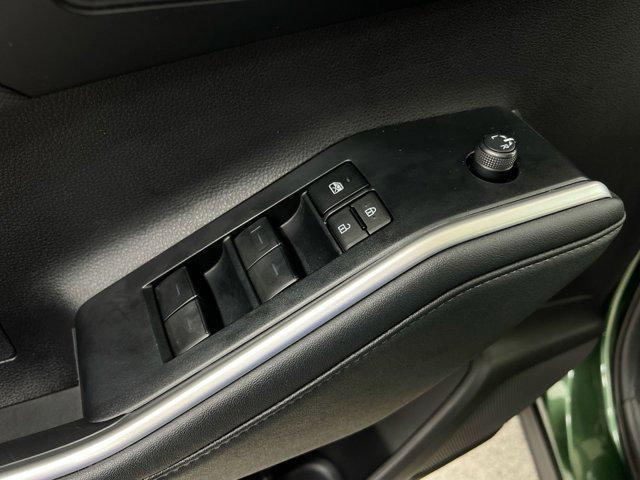 used 2024 Toyota Highlander car, priced at $33,500