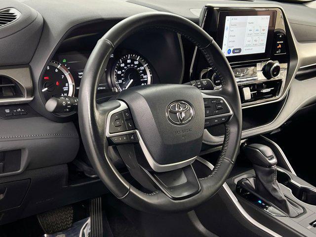 used 2024 Toyota Highlander car, priced at $33,500