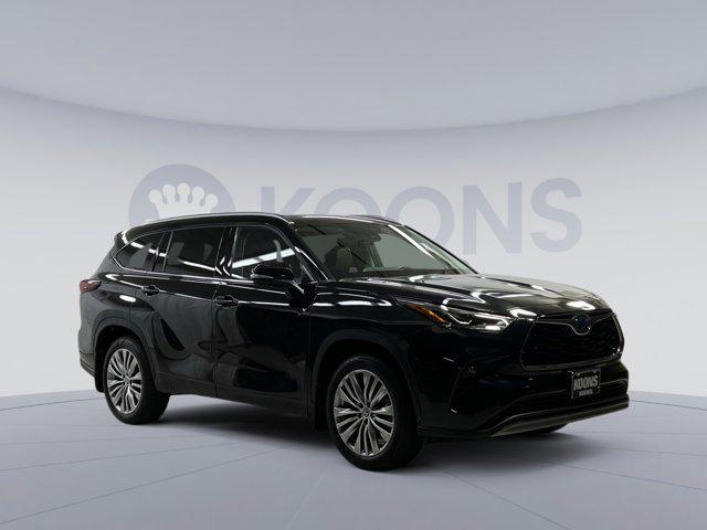 used 2024 Toyota Highlander Hybrid car, priced at $49,000