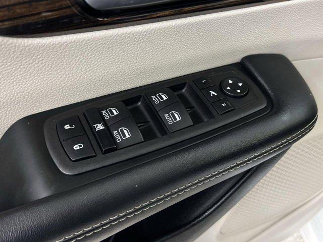 used 2023 Chrysler Pacifica Hybrid car, priced at $29,000