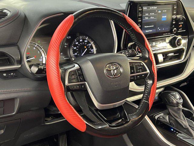 used 2022 Toyota Highlander car, priced at $33,500