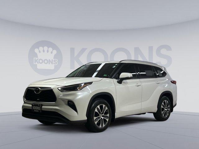 used 2021 Toyota Highlander car, priced at $27,800