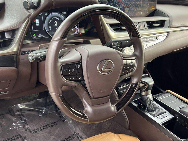 used 2021 Lexus ES 300h car, priced at $32,800