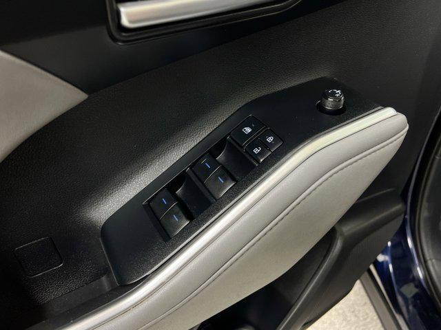 used 2020 Toyota Highlander Hybrid car, priced at $30,000