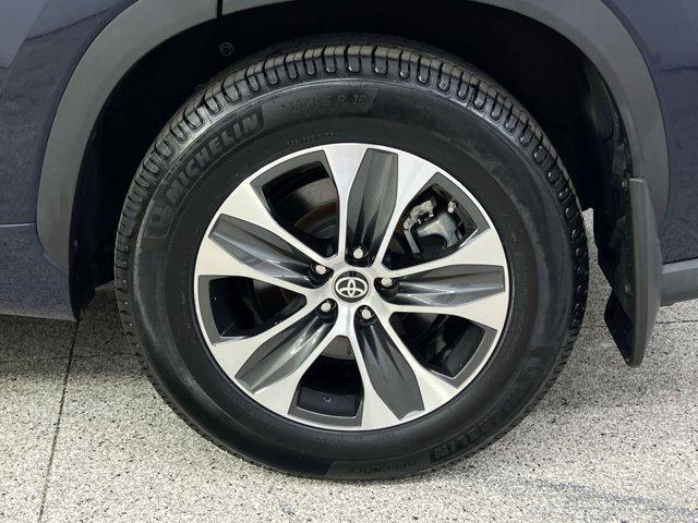 used 2020 Toyota Highlander Hybrid car, priced at $30,000
